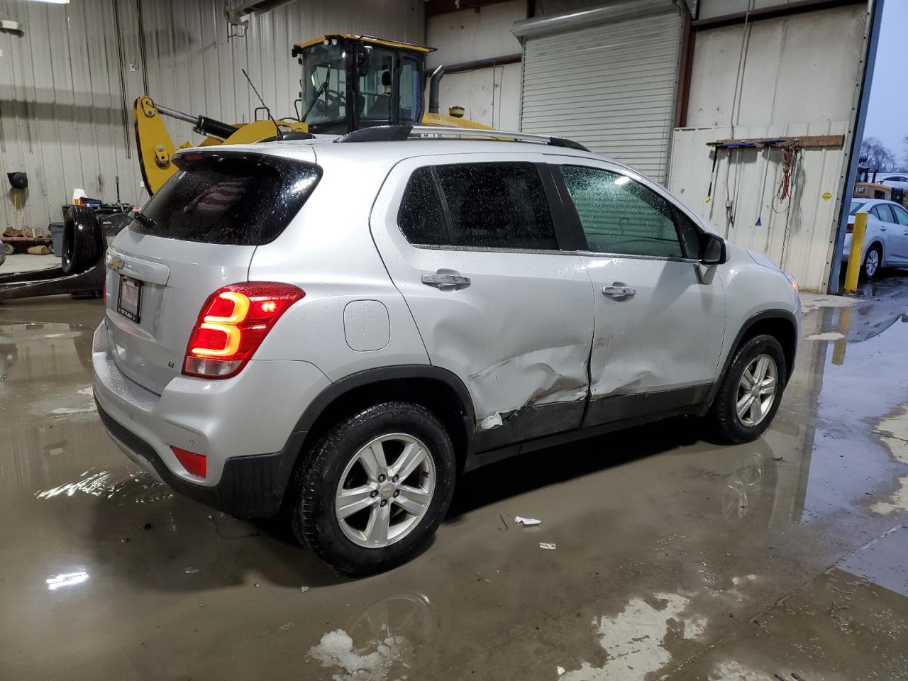 2017 Chevrolet Trax - Image 3