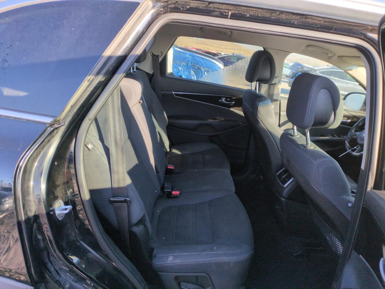 2016 Kia Sorento - Image 10