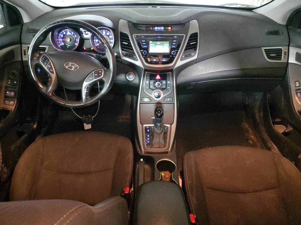 2016 Hyundai Elantra - Image 8