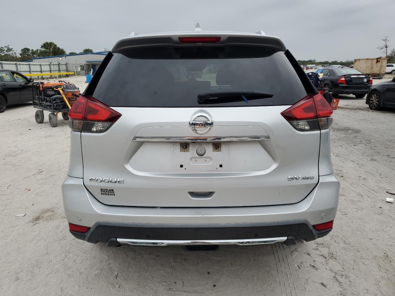 2019 Nissan Rogue - Image 6