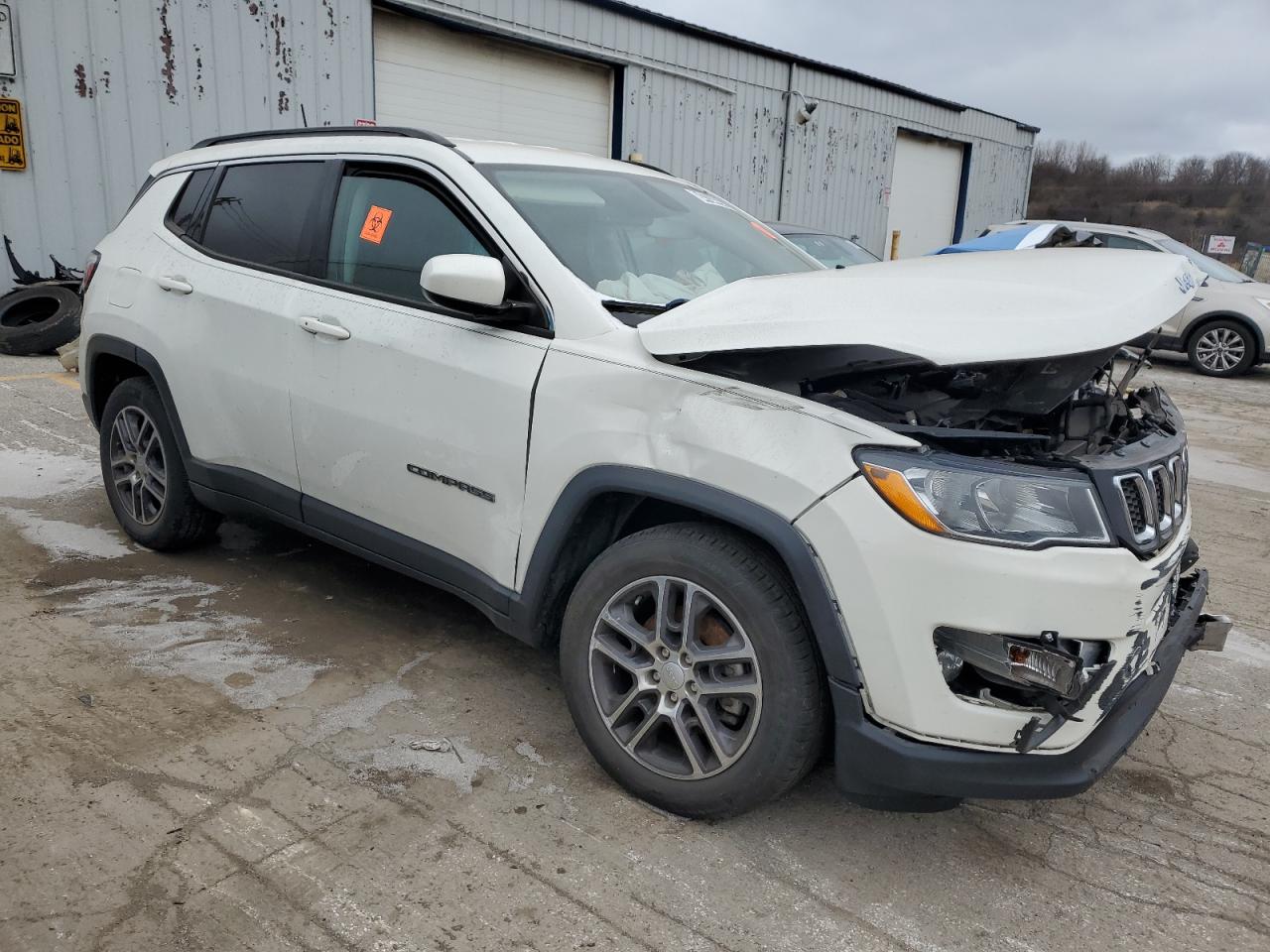 VIN 3C4NJCBB2KT727200 2019 JEEP COMPASS no.4