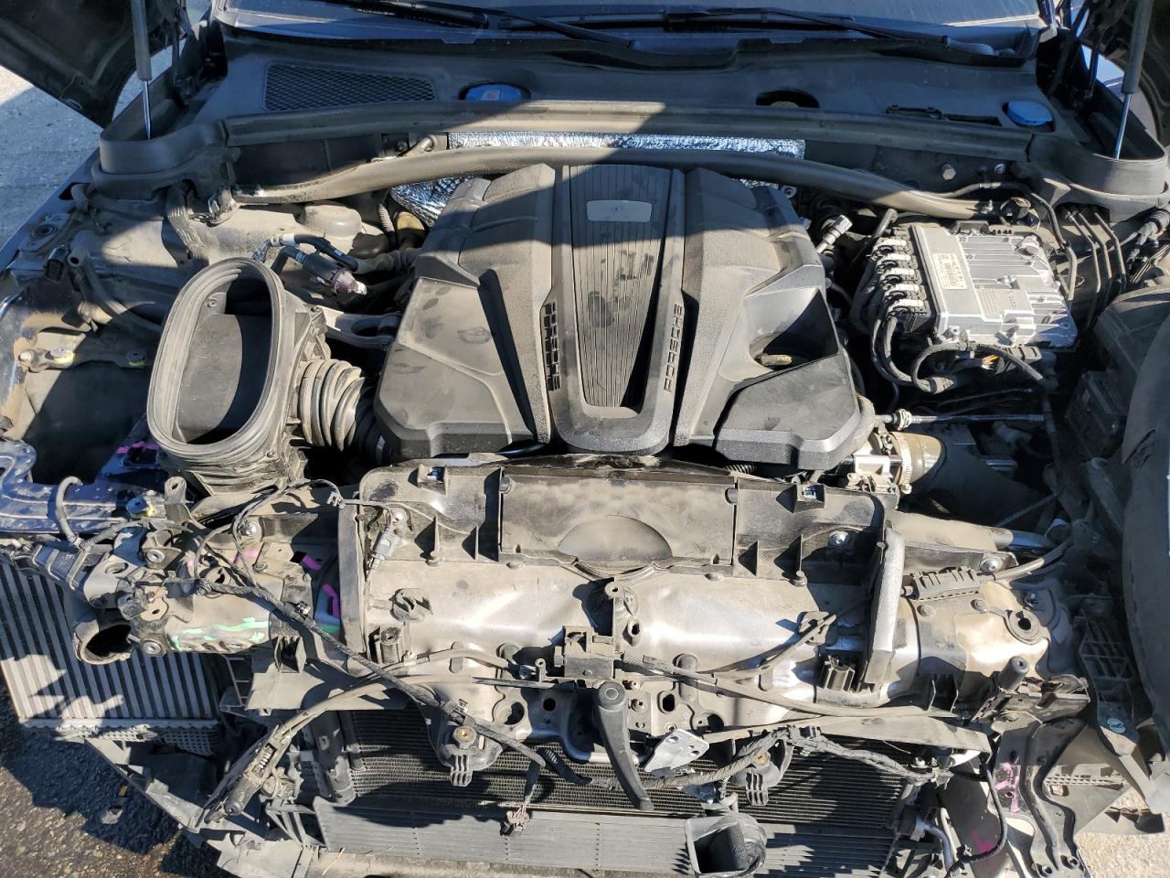 2021 Porsche Macan - Image 12