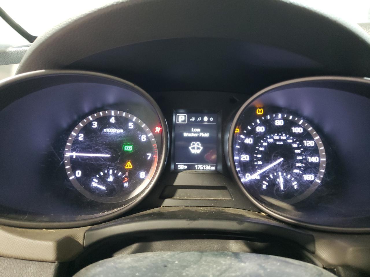 2017 Hyundai Santa Fe - Image 9
