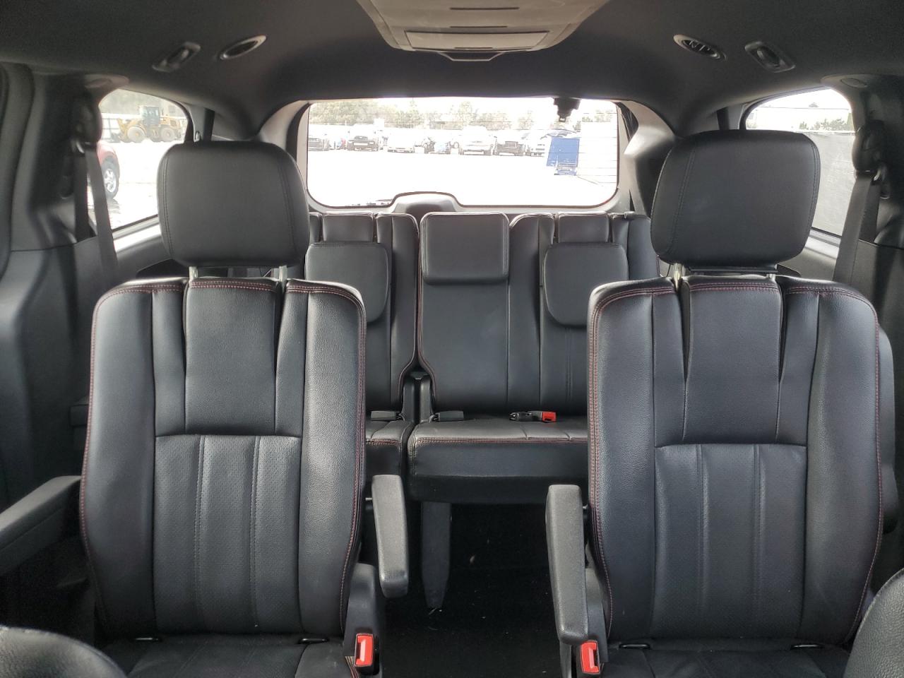 2019 Dodge Caravan - Image 10