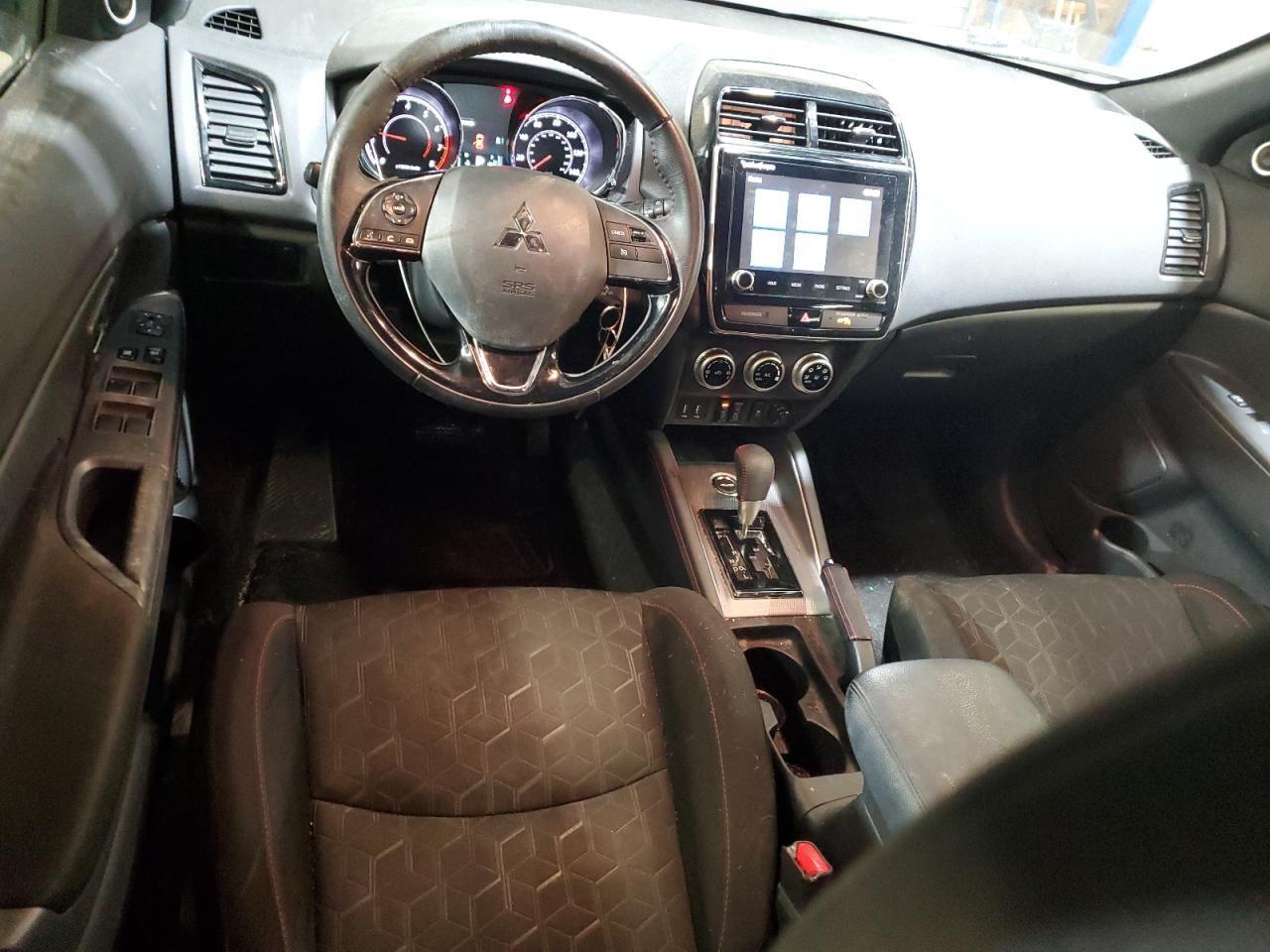2020 Mitsubishi Outlander - Image 8