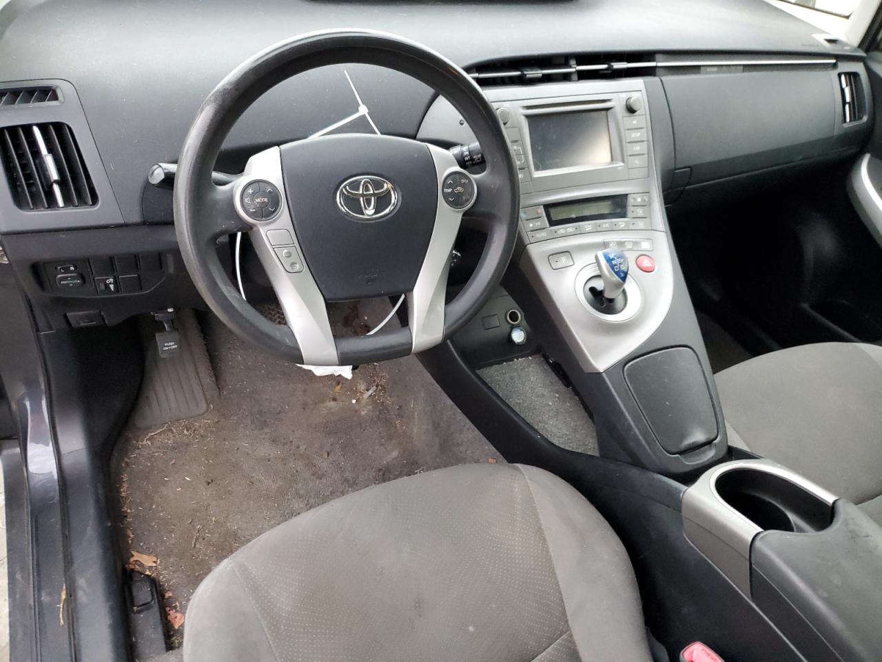 2013 Toyota Prius - Image 8