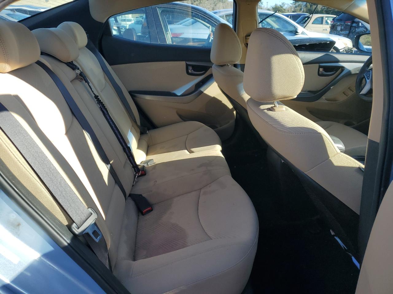 2012 Hyundai Elantra - Image 10
