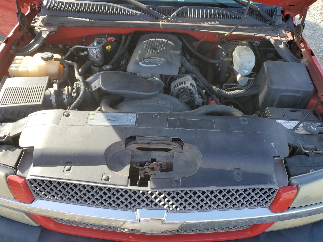 2004 Chevrolet Silverado - Image 11
