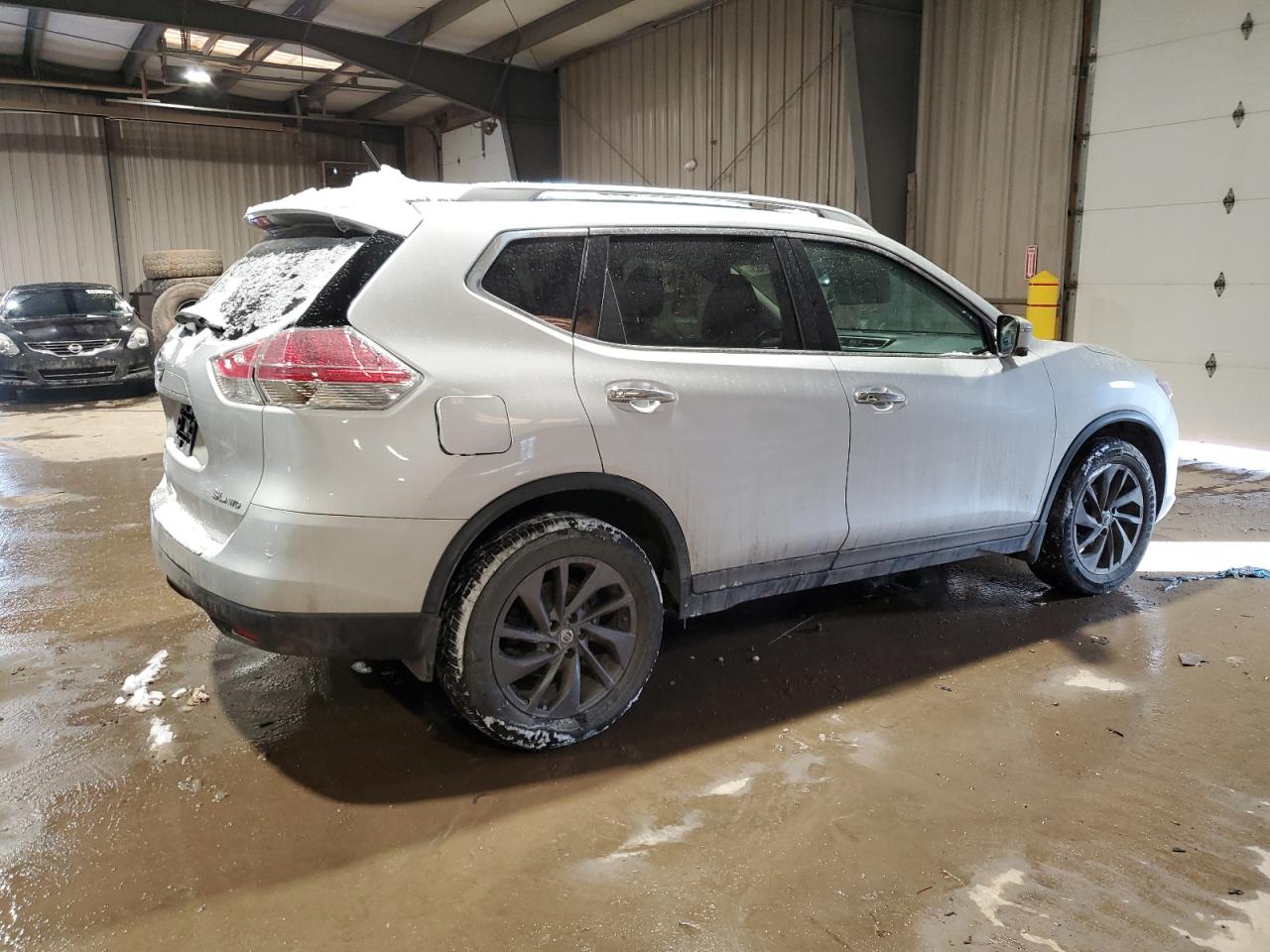 2016 Nissan Rogue - Image 3