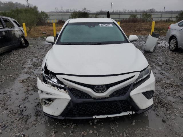  TOYOTA CAMRY 2018 Белы