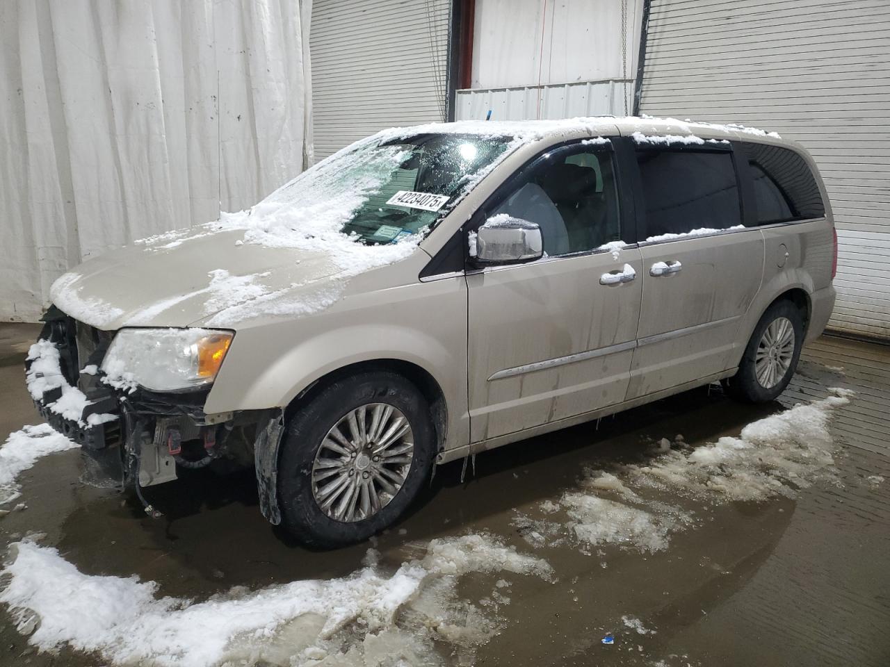 2013 Chrysler Town & Country - Image 1