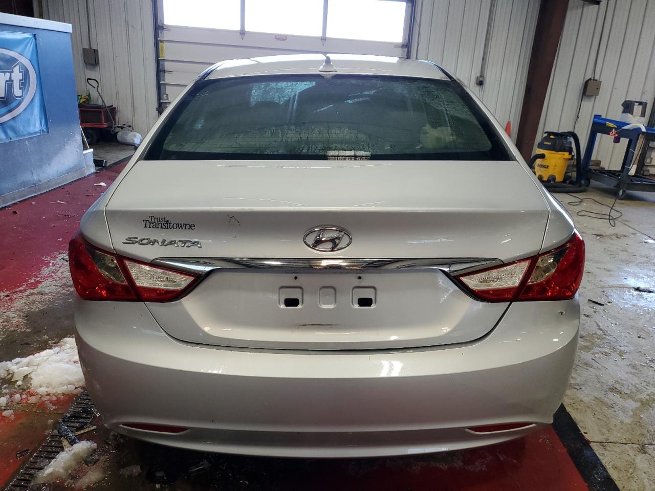 2011 Hyundai Sonata - Image 6