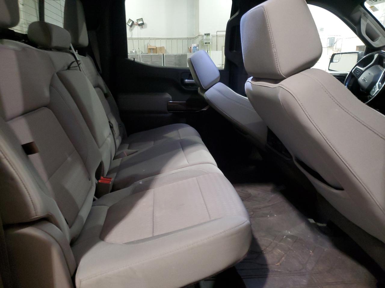 2019 Chevrolet Silverado - Image 10