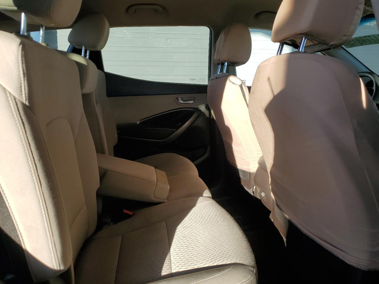 2017 Hyundai Santa Fe - Image 11