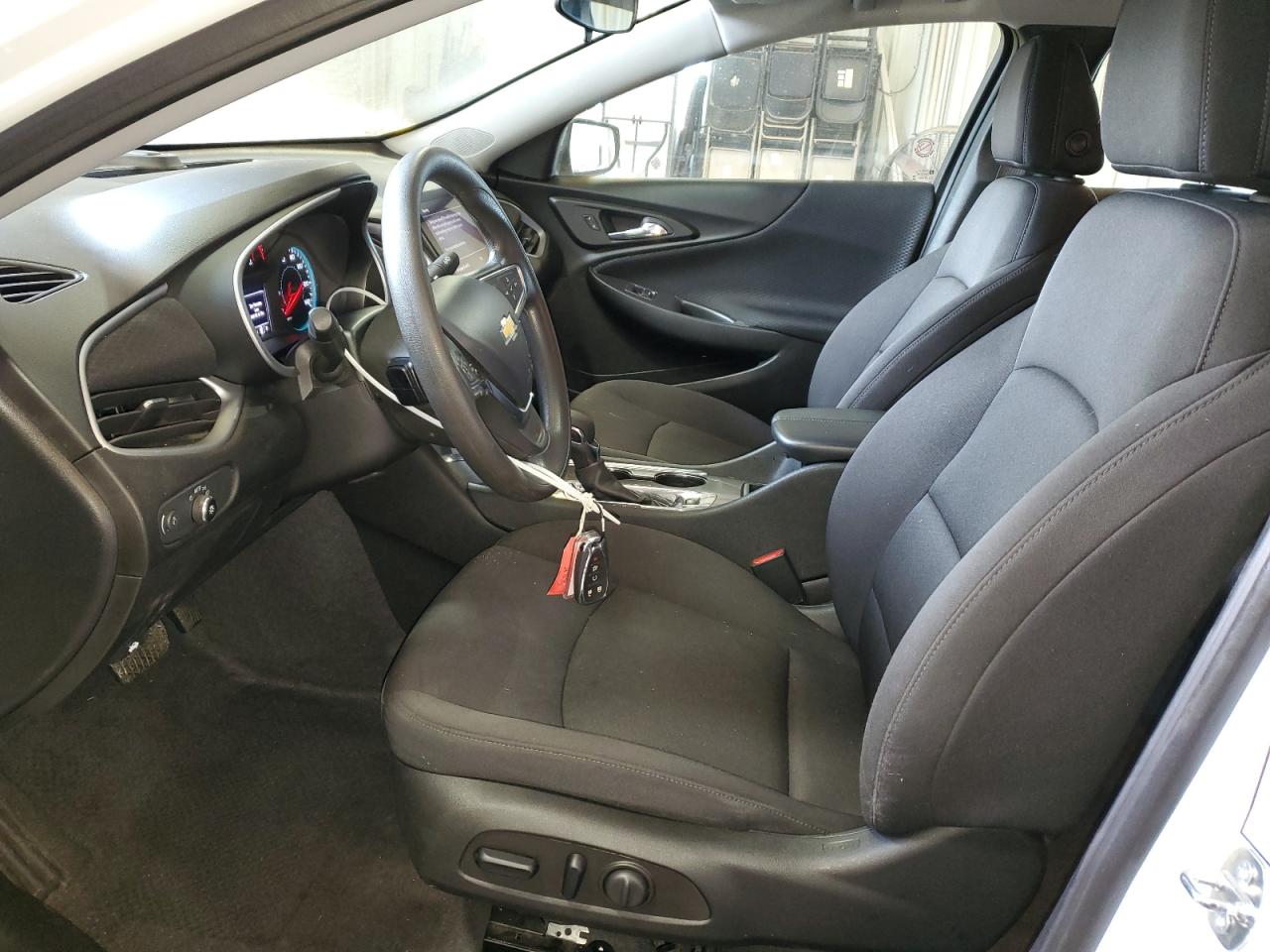2023 Chevrolet Malibu - Image 7