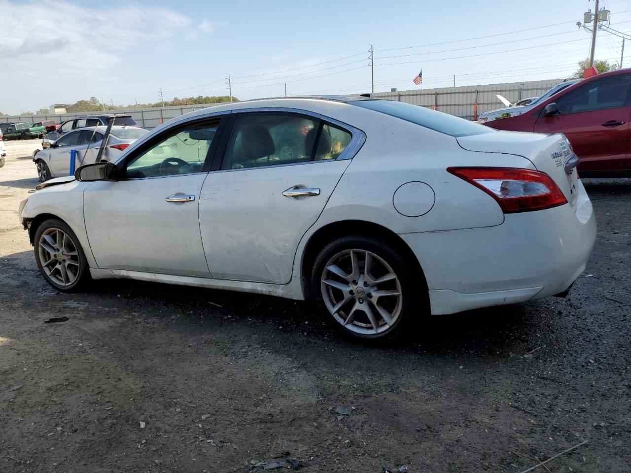 2009 Nissan Maxima - Image 2