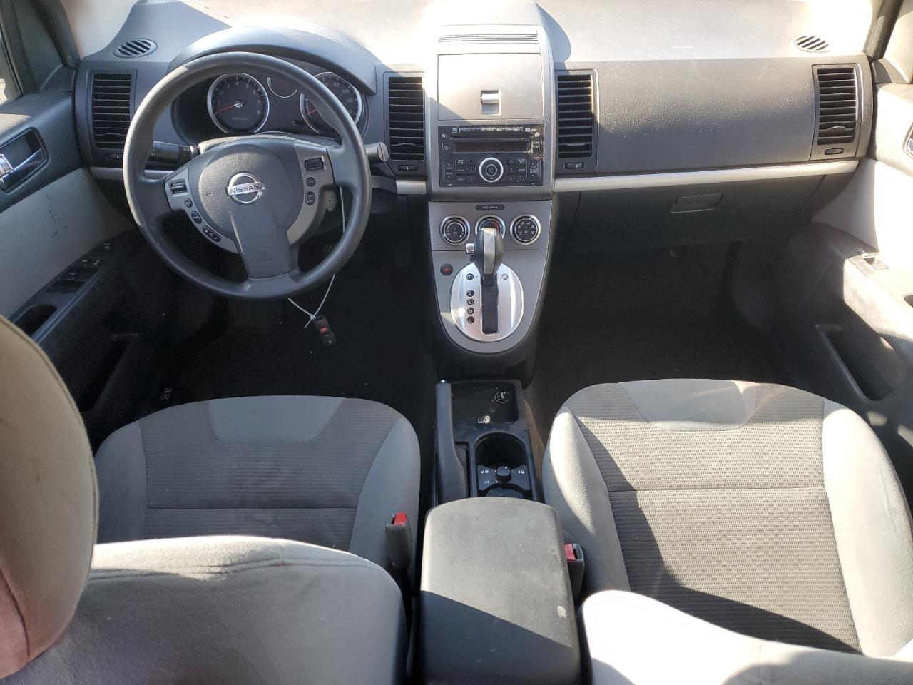 2010 Nissan Sentra - Image 8