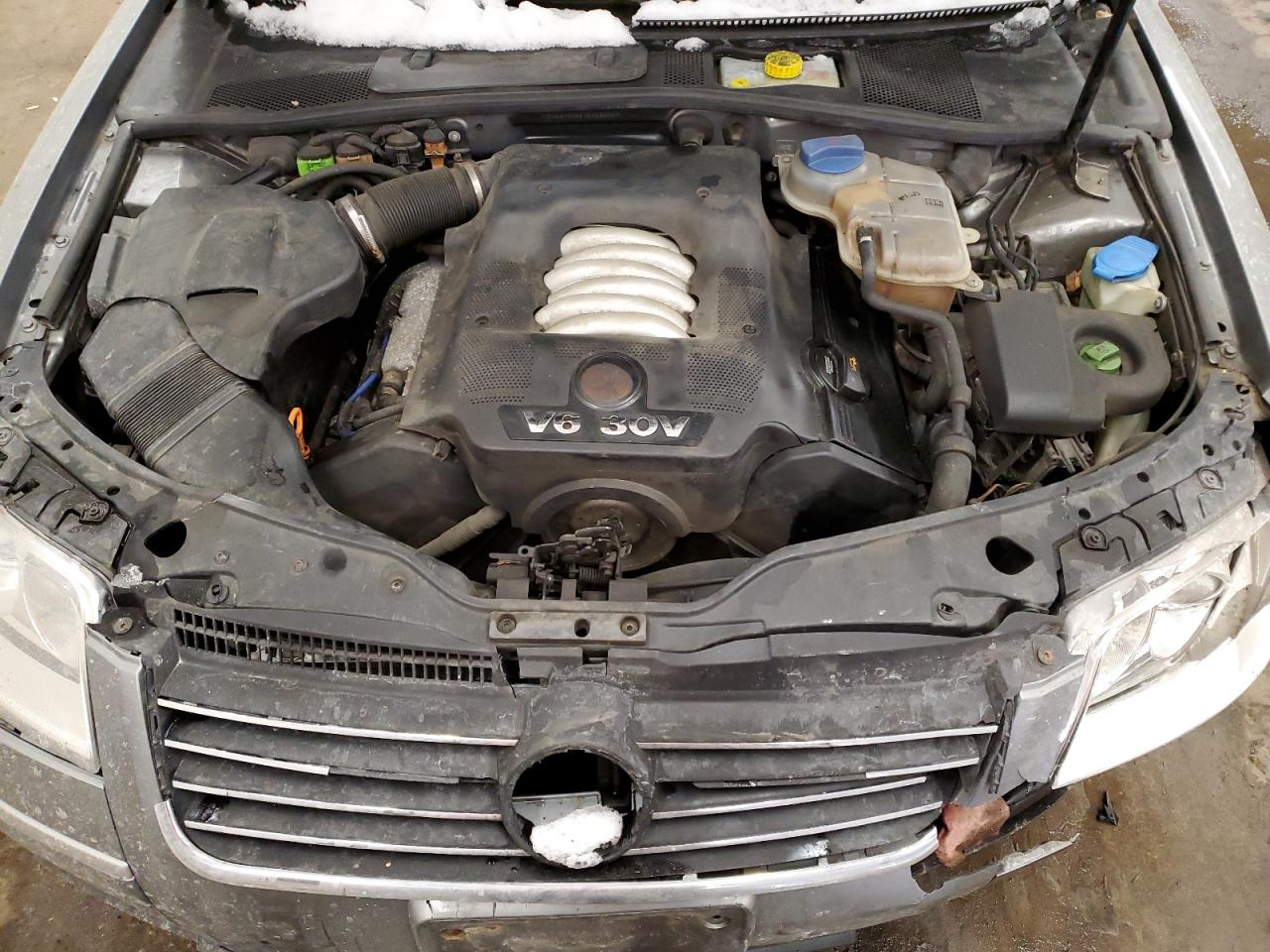 2003 Volkswagen Passat - Image 12