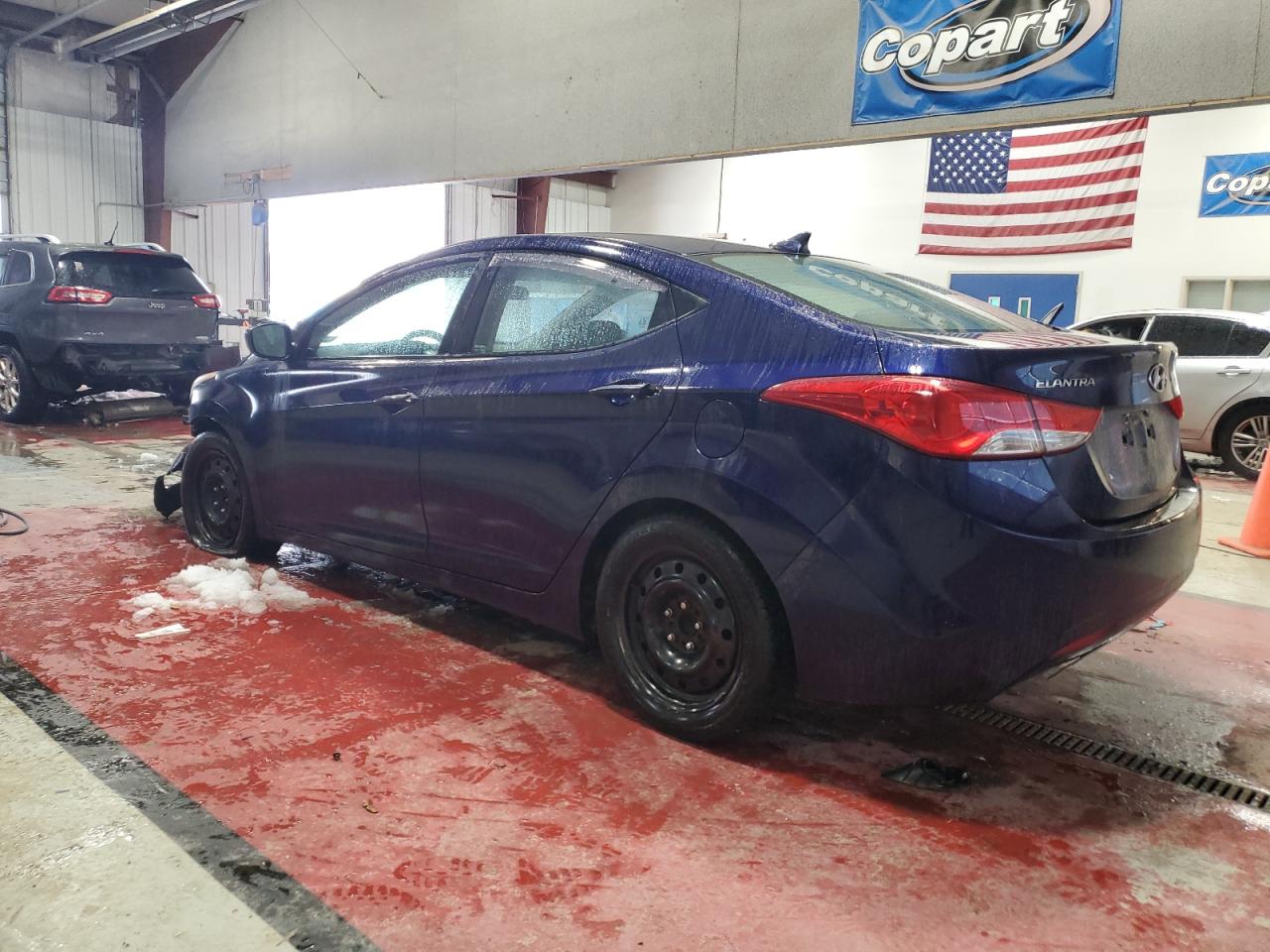 2013 Hyundai Elantra - Image 2