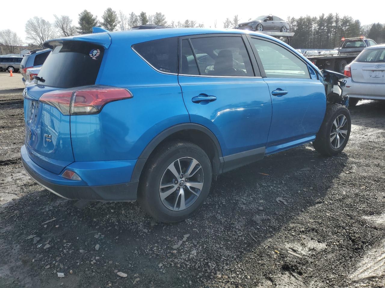 2018 Toyota RAV 4 - Image 3