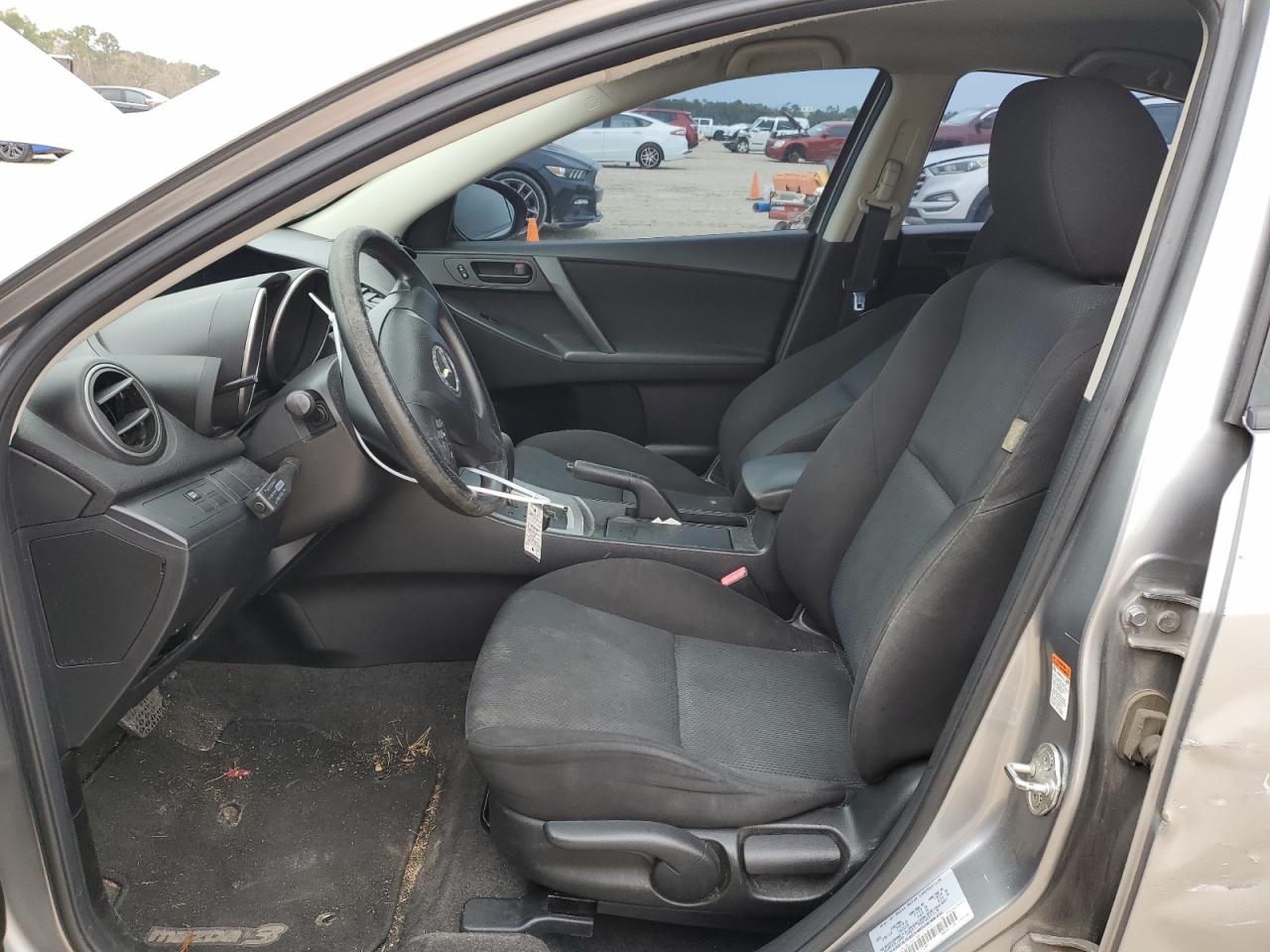 2011 Mazda 3 - Image 7