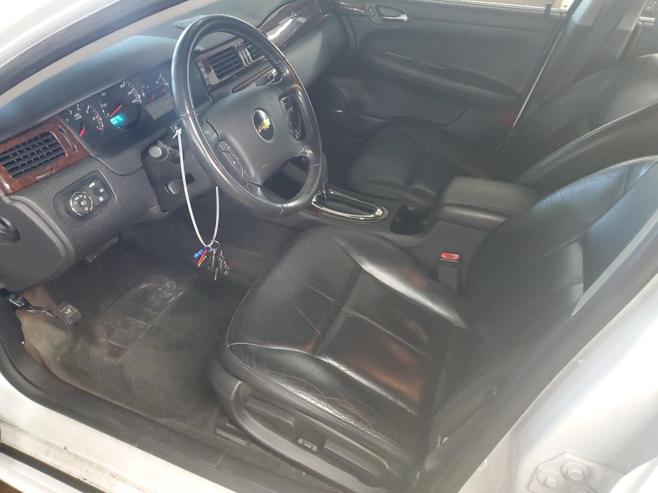 2011 Chevrolet Impala - Image 7