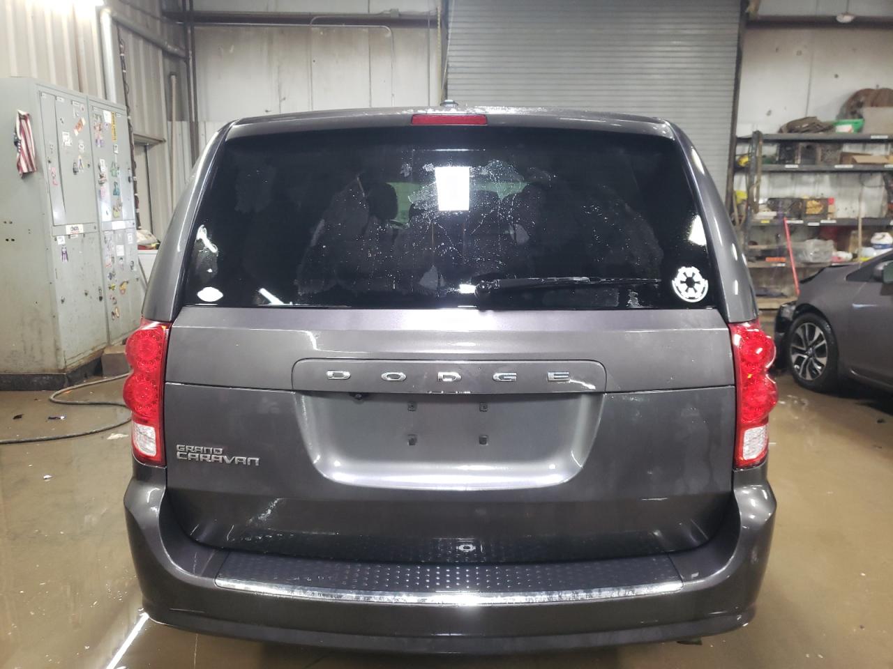 2017 Dodge Caravan - Image 6