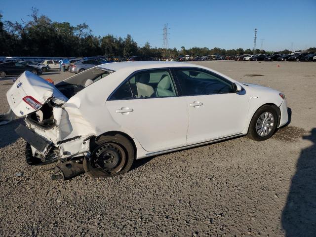 Sedans TOYOTA CAMRY 2014 Biały