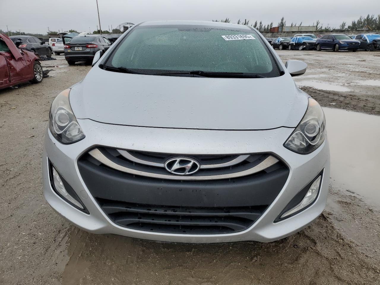 2013 Hyundai Elantra - Image 5