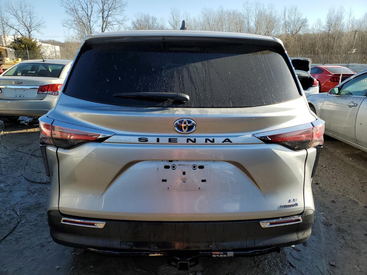 2022 Toyota Sienna - Image 6