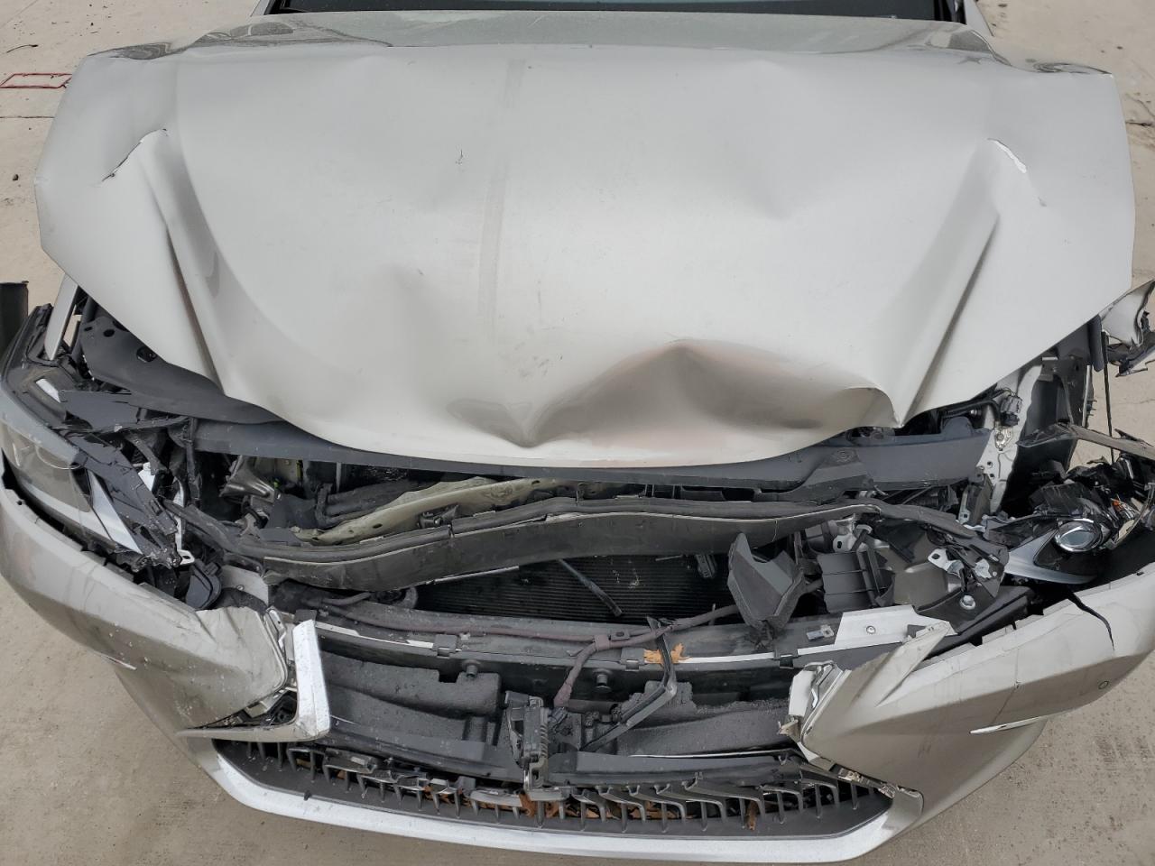 2021 Lexus ES - Image 13