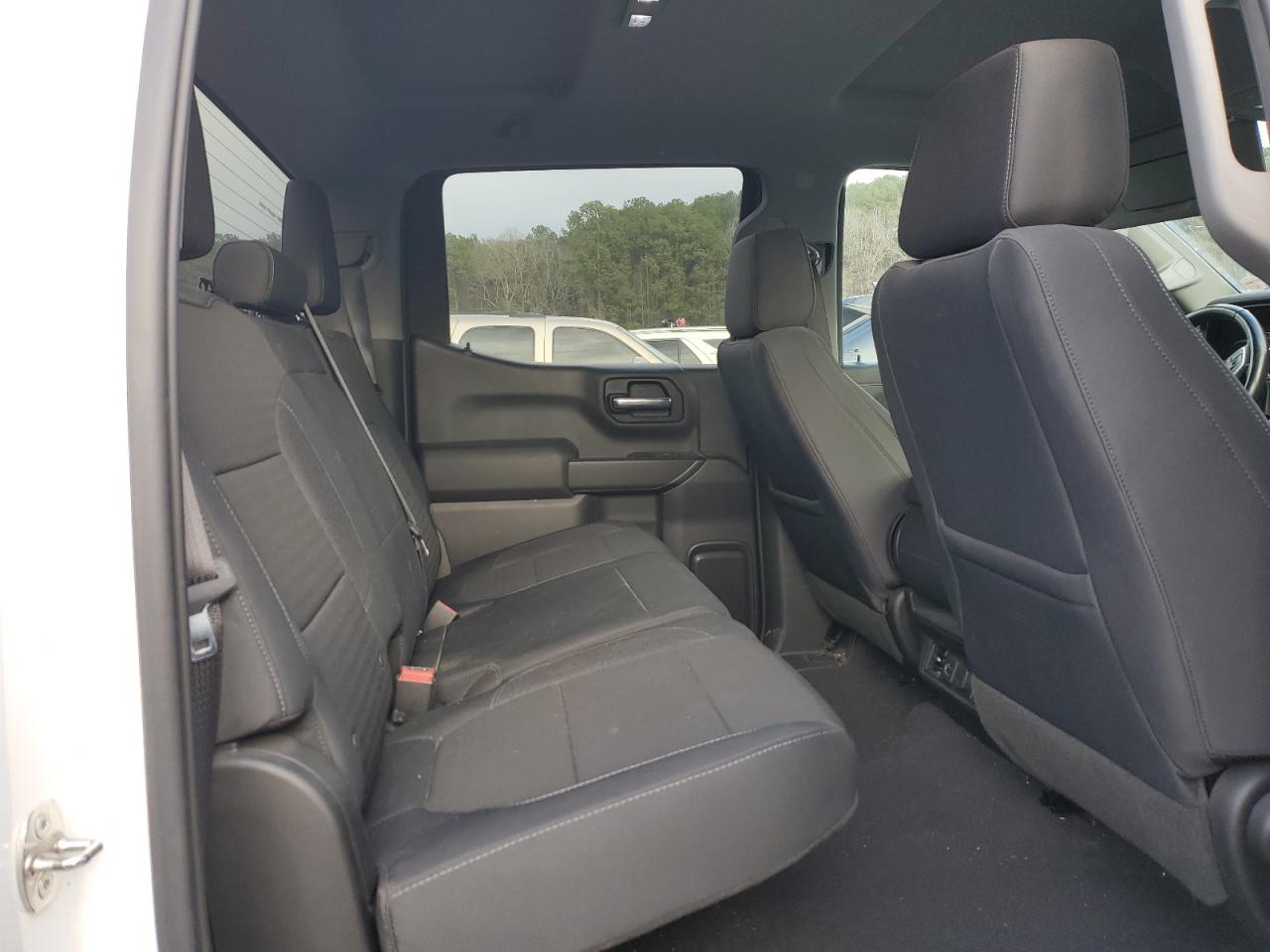 2019 Chevrolet Silverado - Image 10