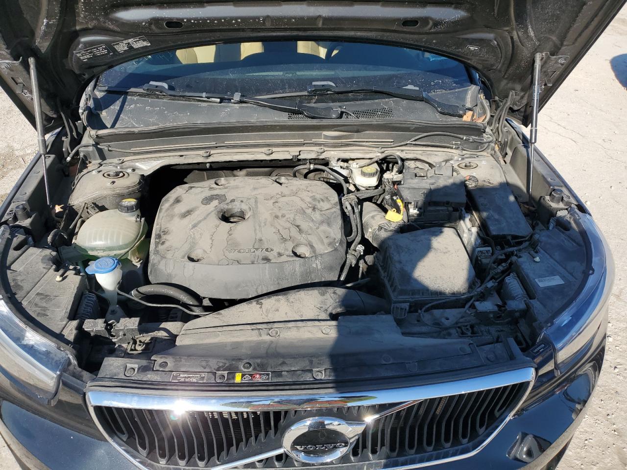 2019 Volvo XC40 - Image 12