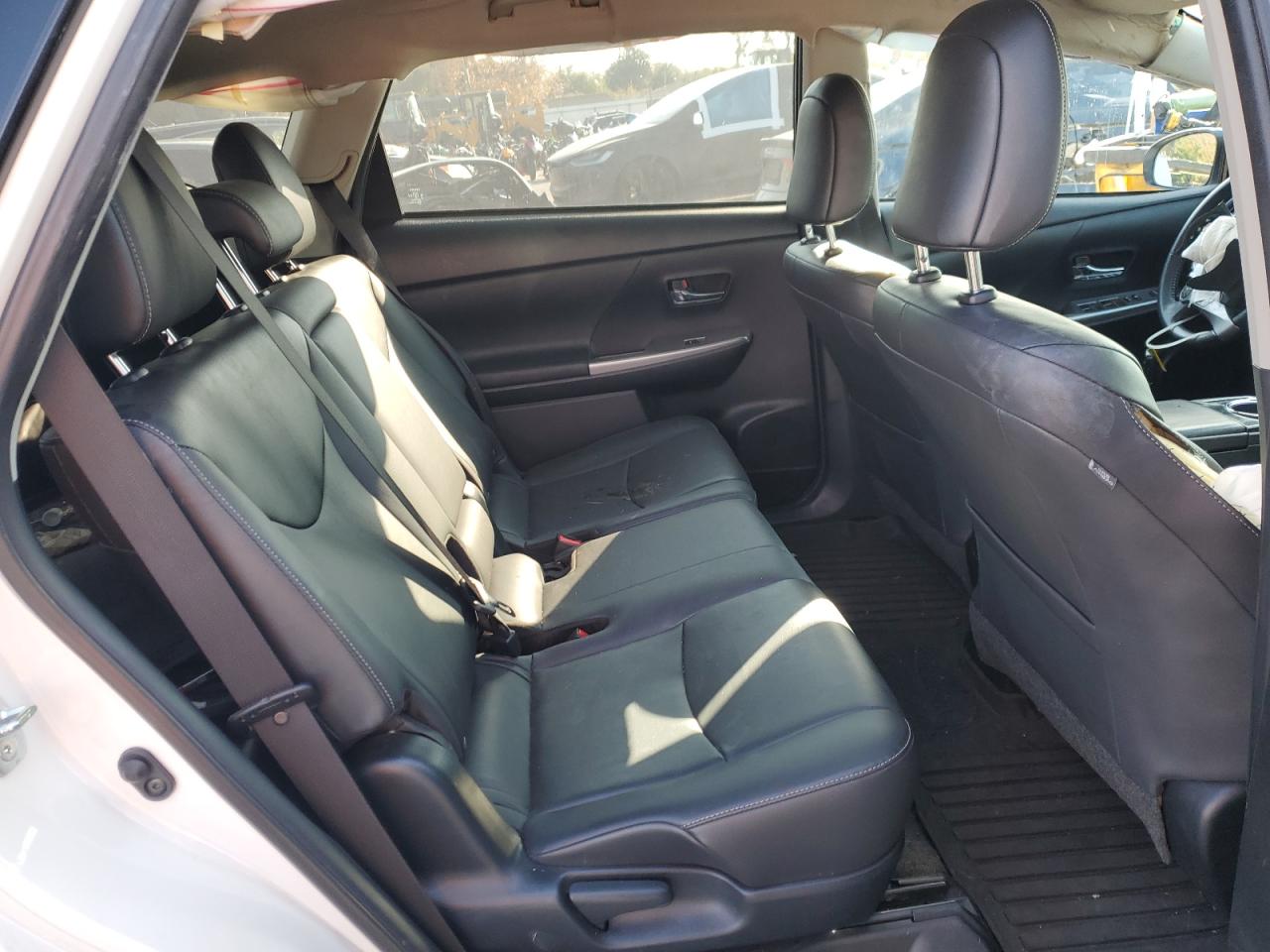 2017 Toyota Prius - Image 10