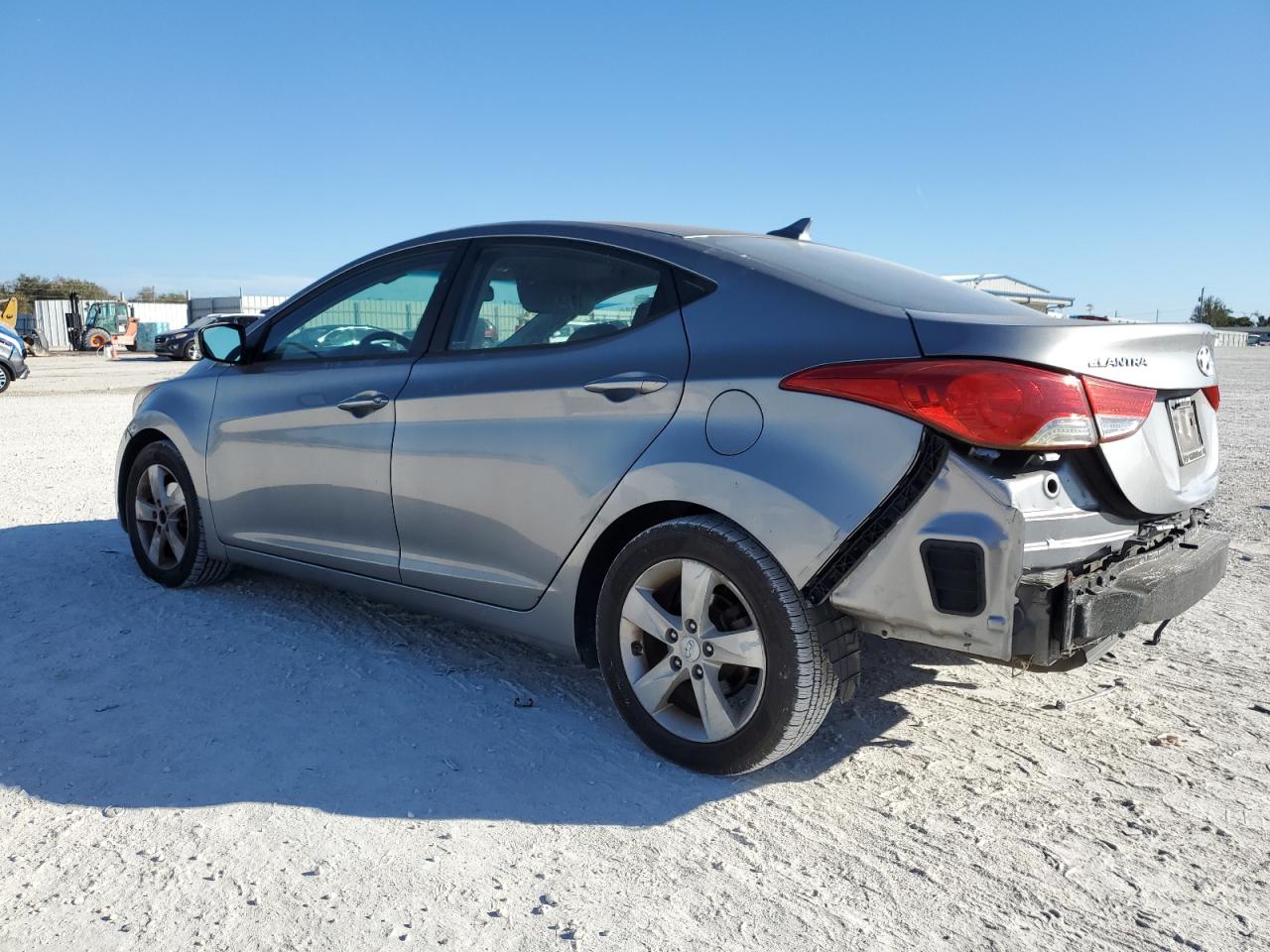 2012 Hyundai Elantra - Image 2