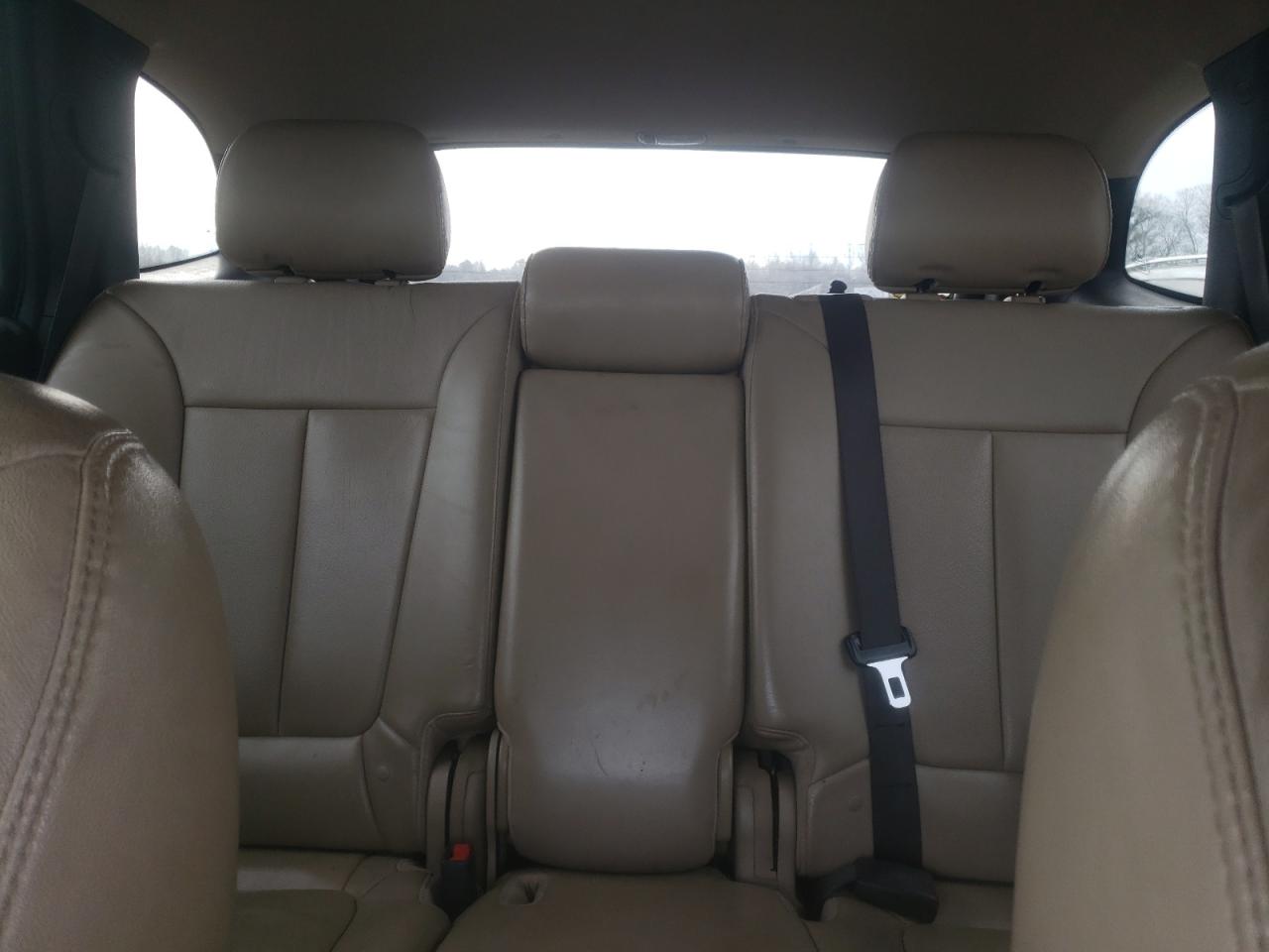 2012 Hyundai Santa Fe - Image 10