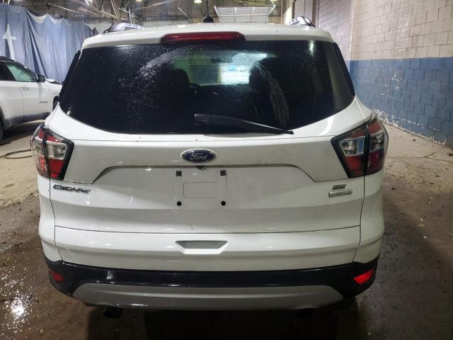 Паркетники FORD ESCAPE 2017 Белы