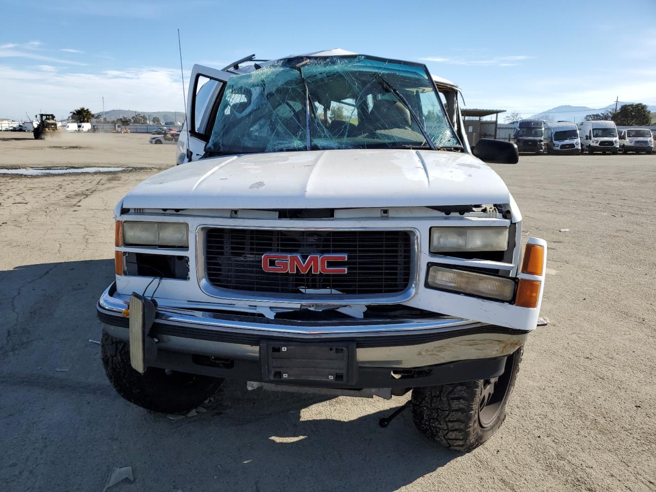 1997 GMC Suburban - Image 5