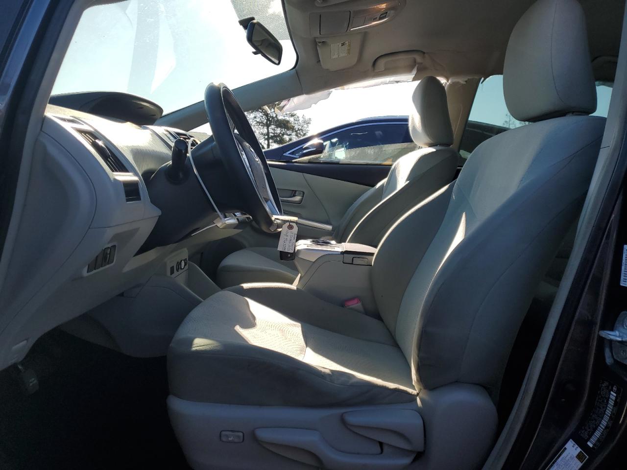 2013 Toyota Prius - Image 7