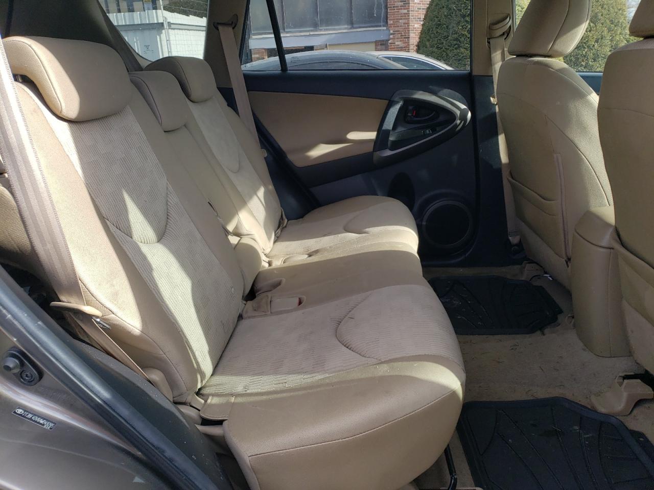 2010 Toyota RAV 4 - Image 11