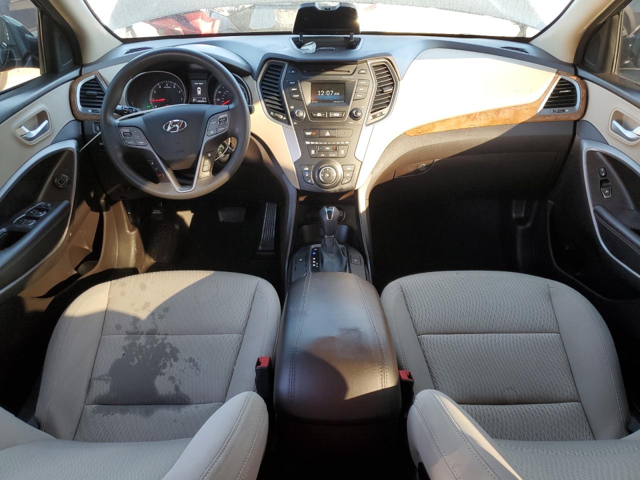 2016 Hyundai Santa Fe - Image 8