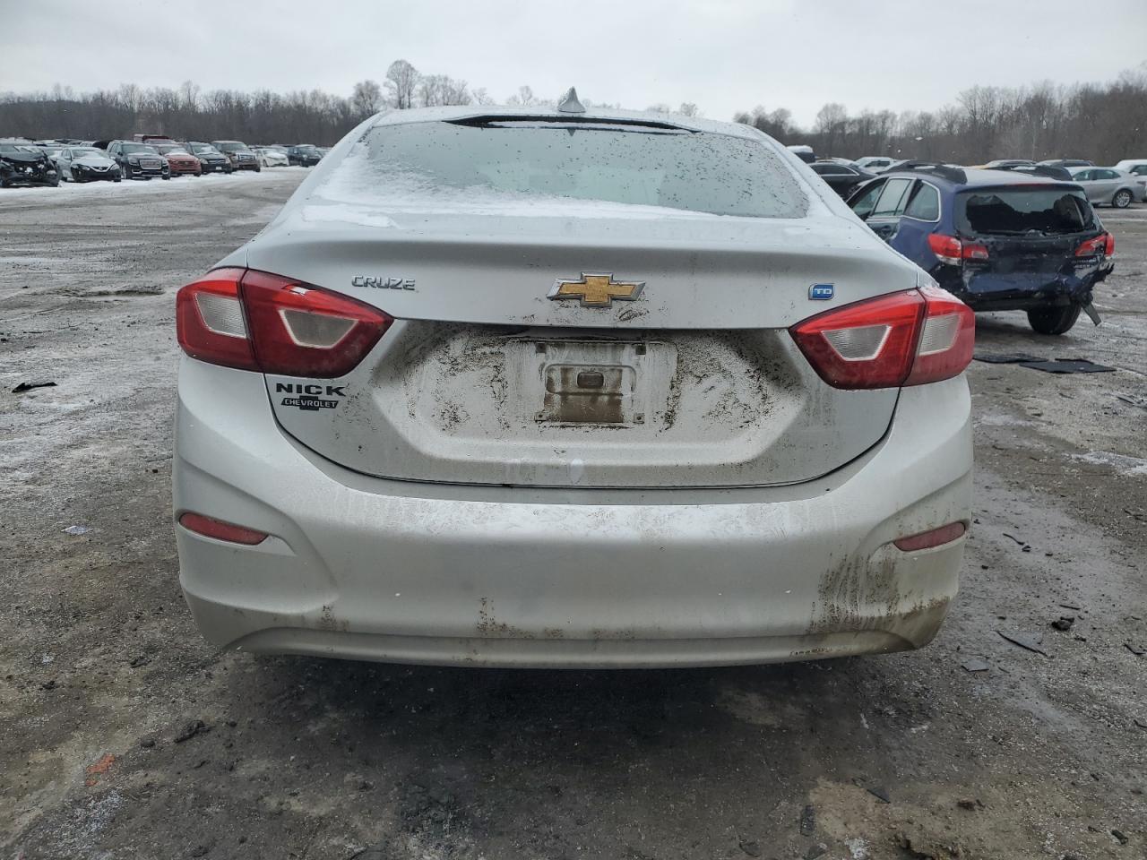 2018 Chevrolet Cruze - Image 6