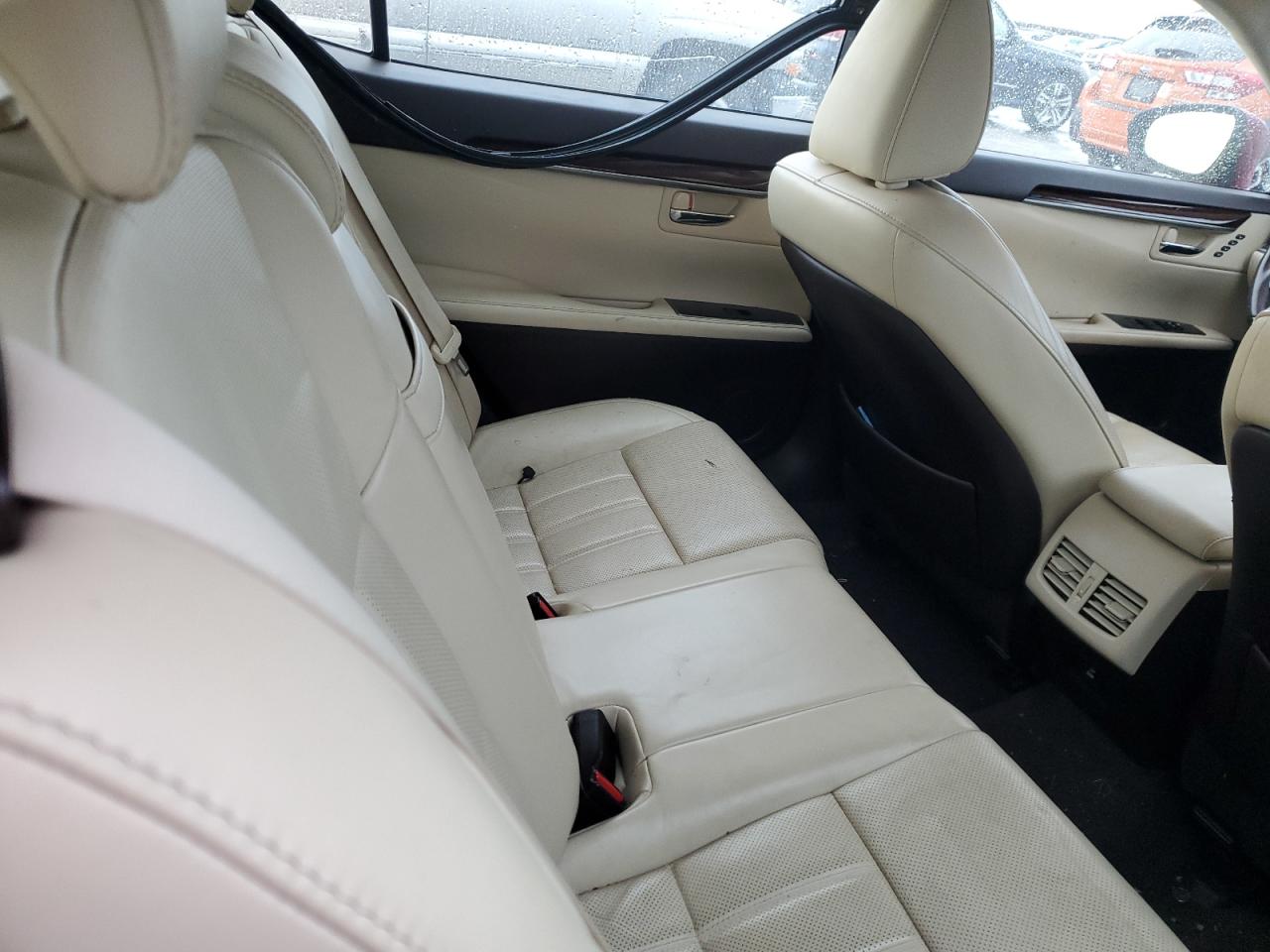 2016 Lexus ES - Image 10