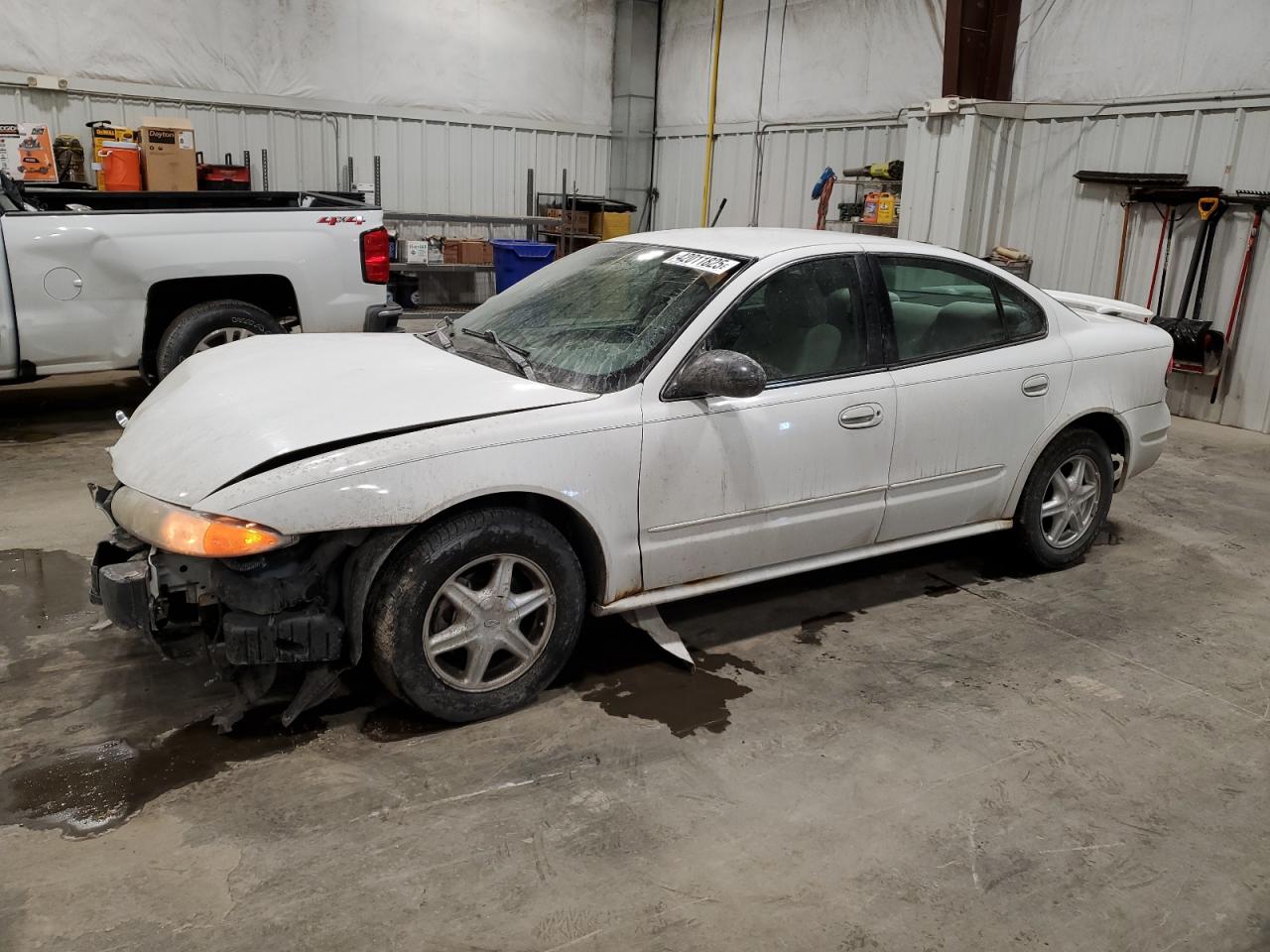 2004 Oldsmobile Alero Gl for Sale in Milwaukee, WI - Front End