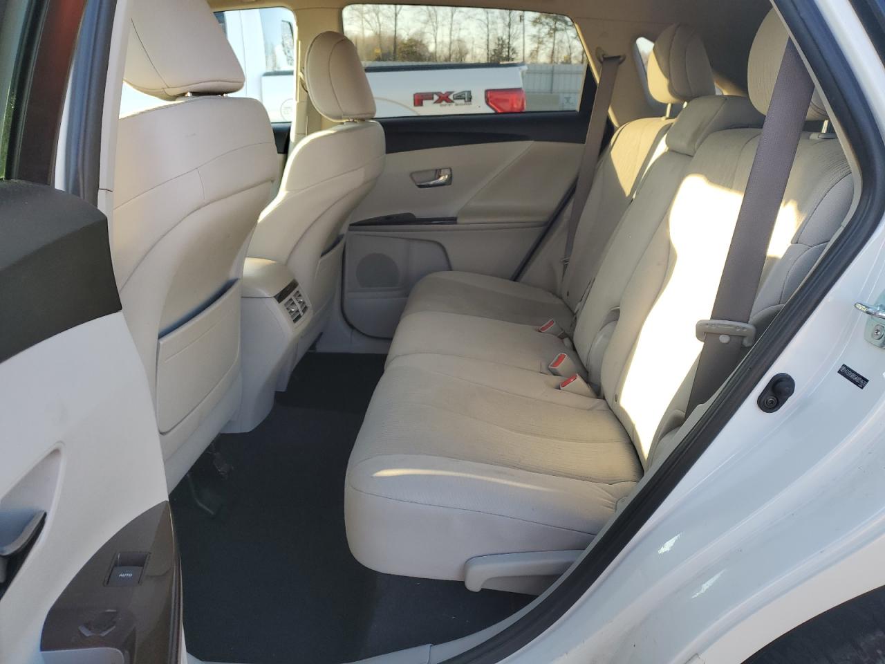 2010 Toyota Venza - Image 10
