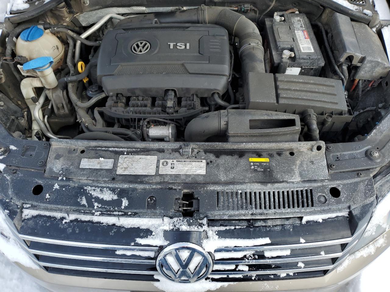 2015 Volkswagen Passat - Image 11