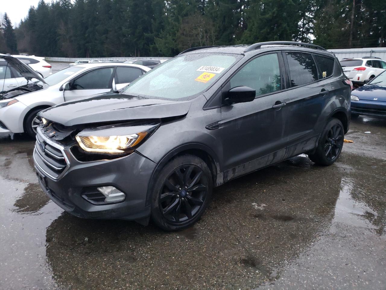 VIN 1FMCU9GD7JUA01098 2018 FORD ESCAPE no.1