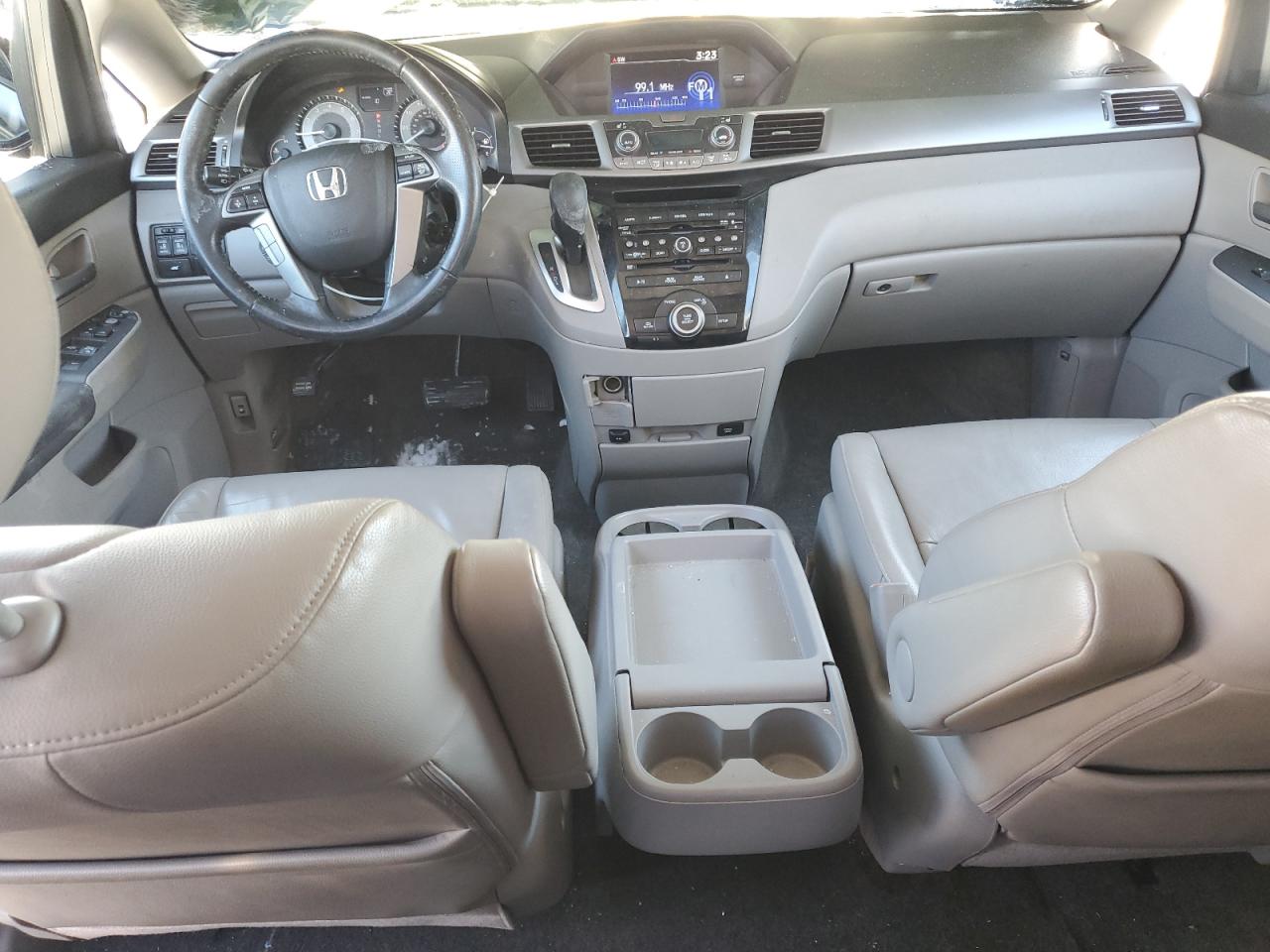 2011 Honda Odyssey - Image 8