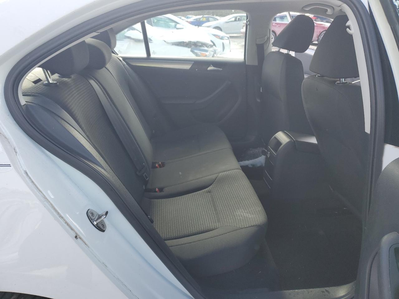 2015 Volkswagen Jetta - Image 10
