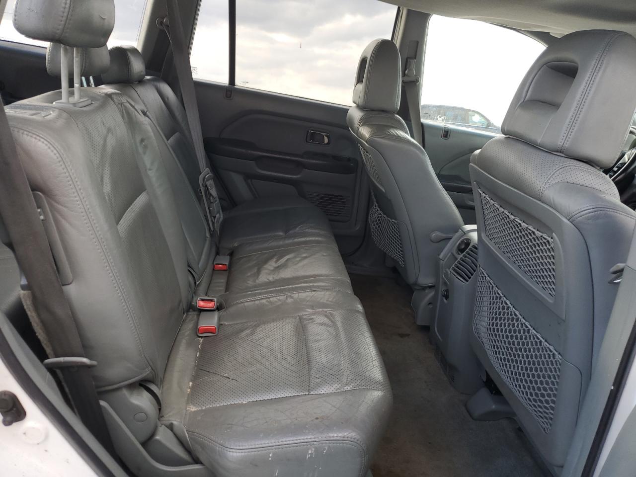 2004 Honda Pilot - Image 11
